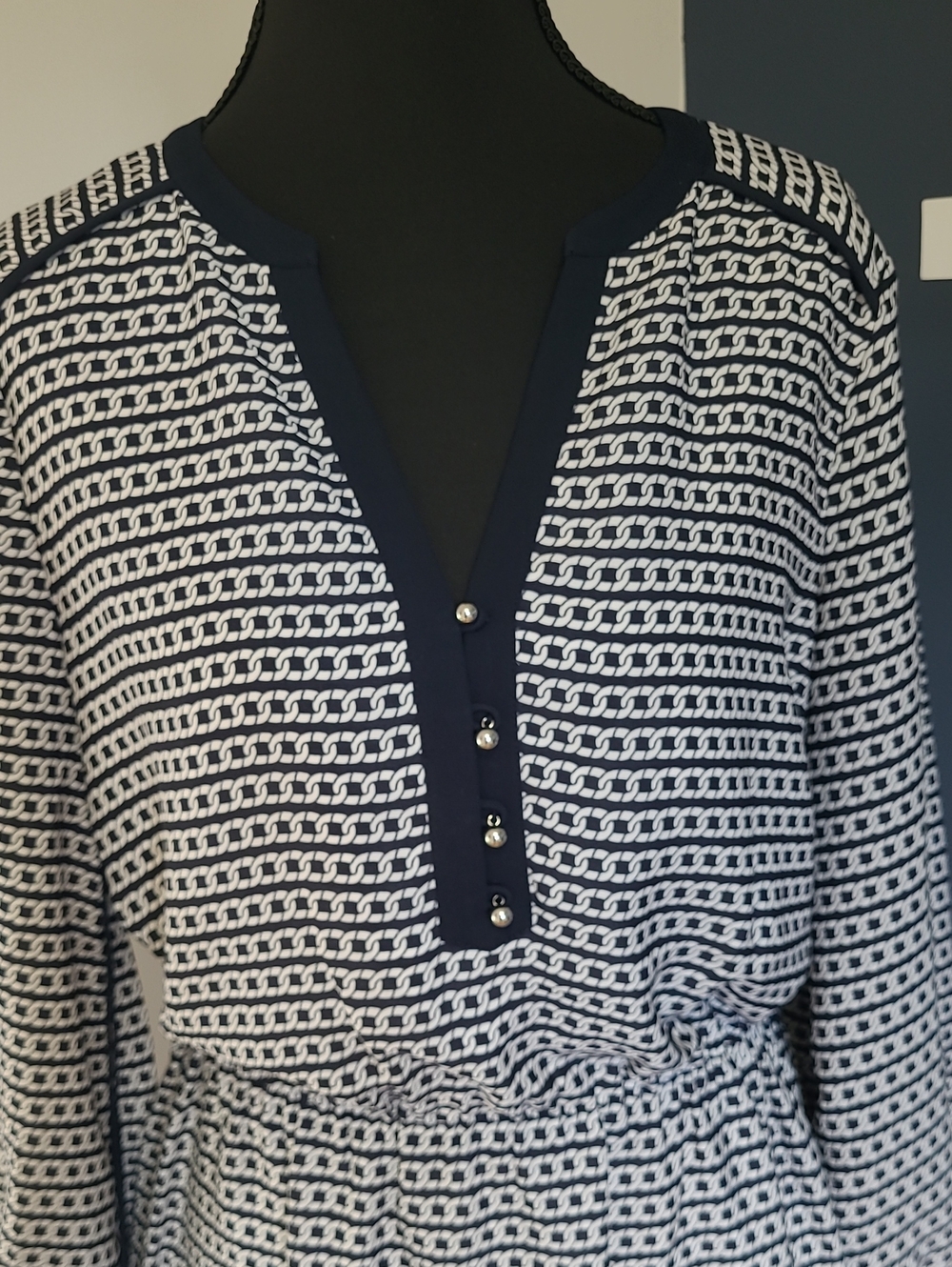 Banana Republic Navy & White Chain-Link Midi Dress with Button Placket Size 6